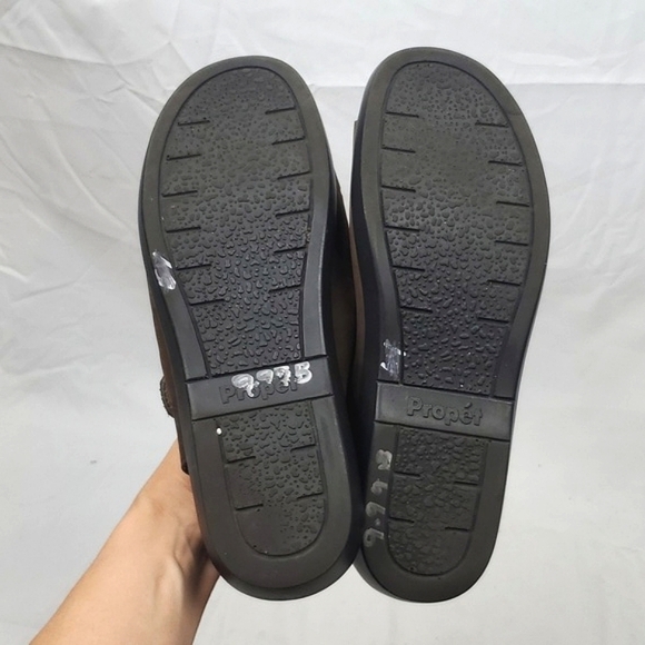 Propet Brown Leather Sandal - Picture 5 of 9